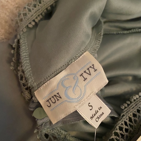 Francesca’s Arial Crochet Open Back Blouse - Picture 5 of 6